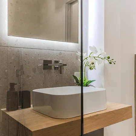 Grand Living - 2br - 2 Baths - Ac * Florence