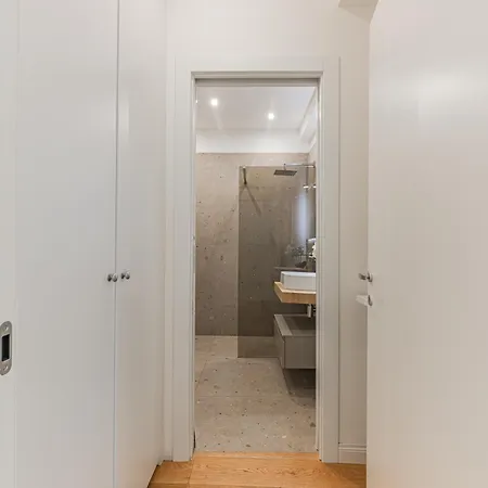 Grand Living - 2br - 2 Baths - Ac Appartement