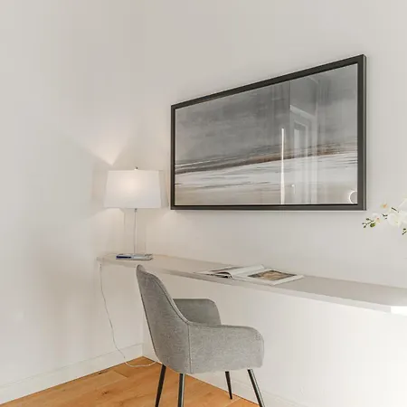 Grand Living - 2br - 2 Baths - Ac