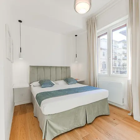 Grand Living - 2br - 2 Baths - Ac